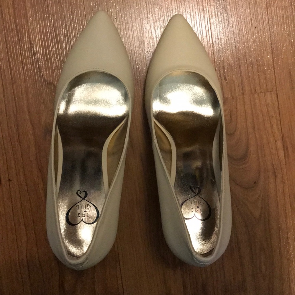 Jessica Simpson Heels - Picture 2 of 4